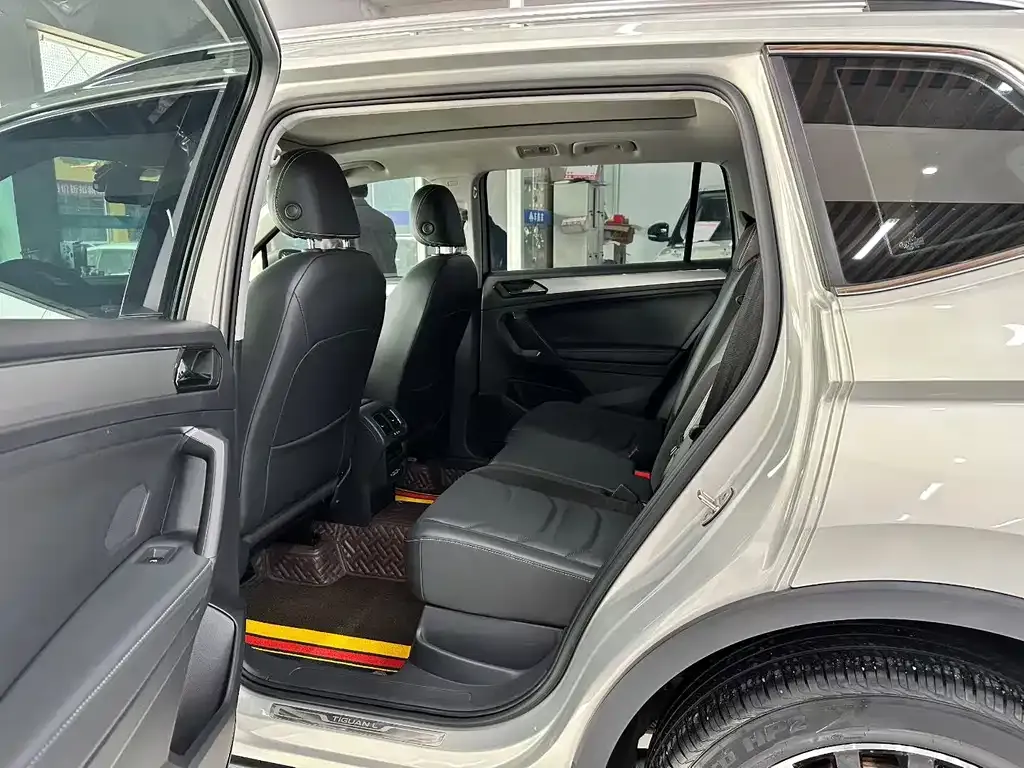 Volkswagen Tiguan L 2021 из CN, фото 4