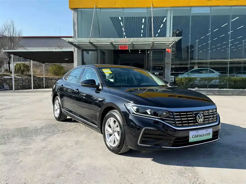 Volkswagen Passat New Energy — фото 10