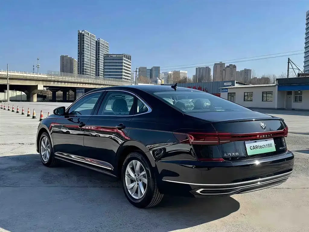 Volkswagen Passat New Energy — фото 9