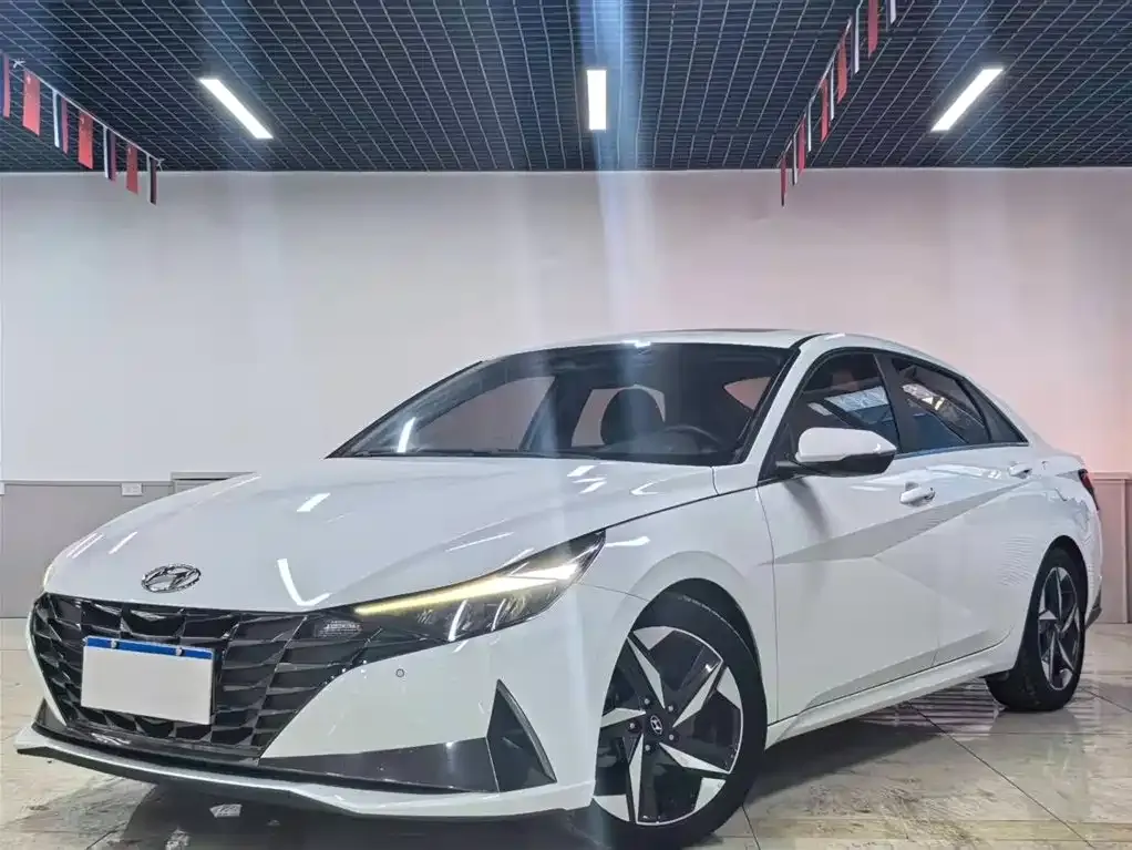 Hyundai Elantra 2022 из CN, фото 1