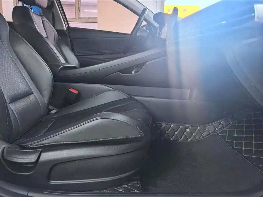 Hyundai Elantra 2022 из CN, фото 9