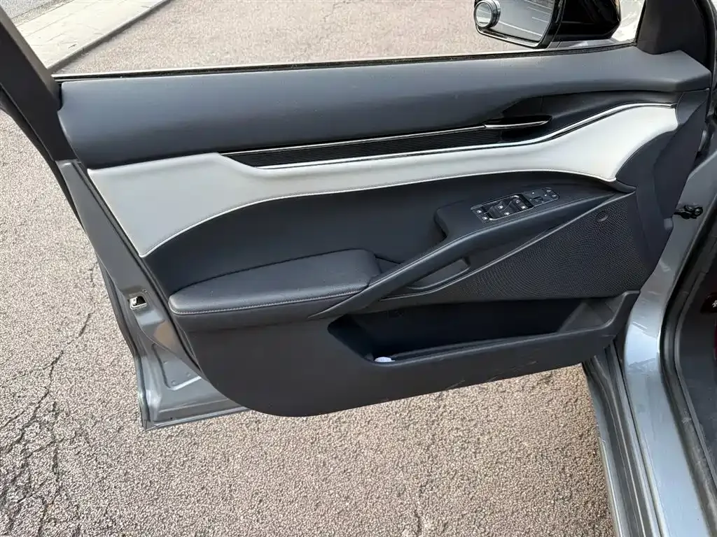 Ford Mondeo 2023 из CN, фото 9