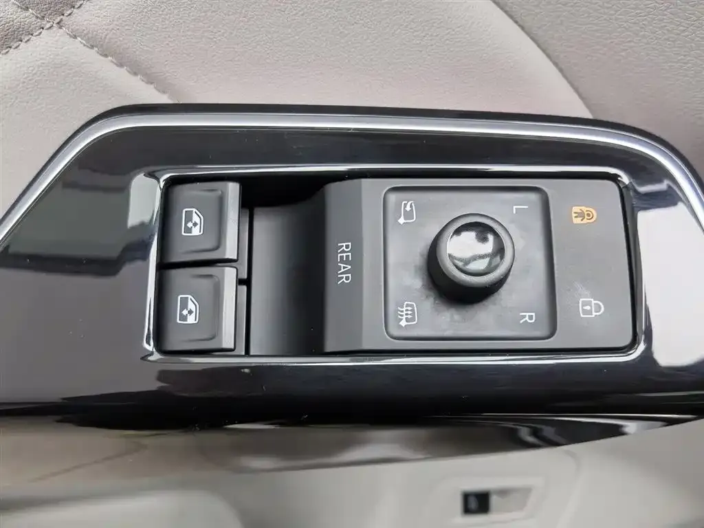 Volkswagen ID.6 X 2021 из CN, фото 7
