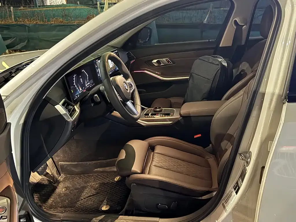 BMW 3 Series 2024 из CN, фото 2