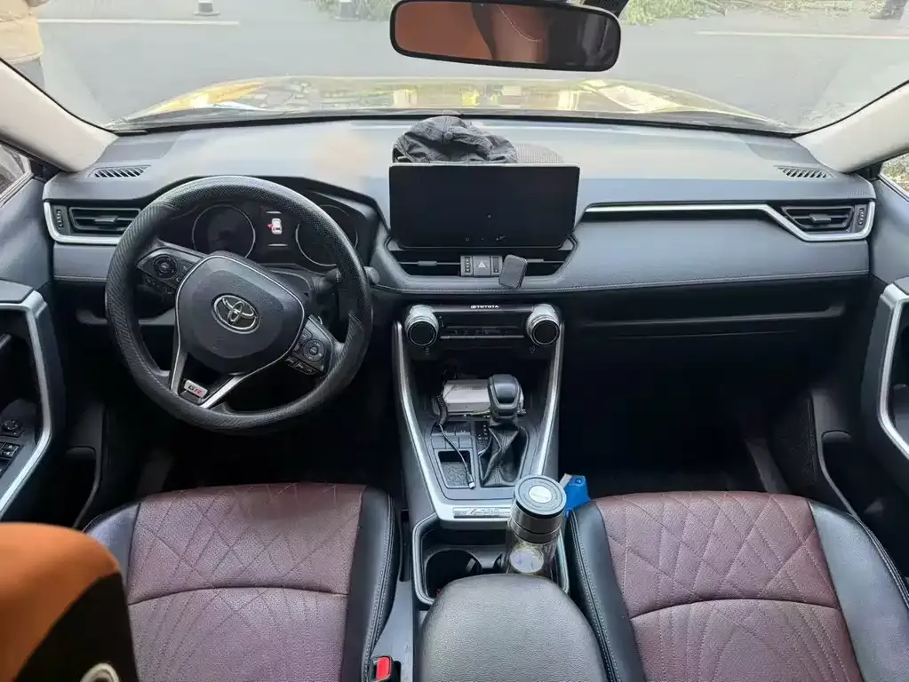 Toyota RAV4 2023 из CN, фото 6