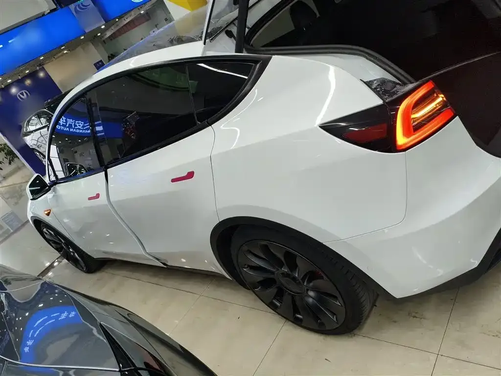 Tesla Model Y 2023 из CN, фото 7