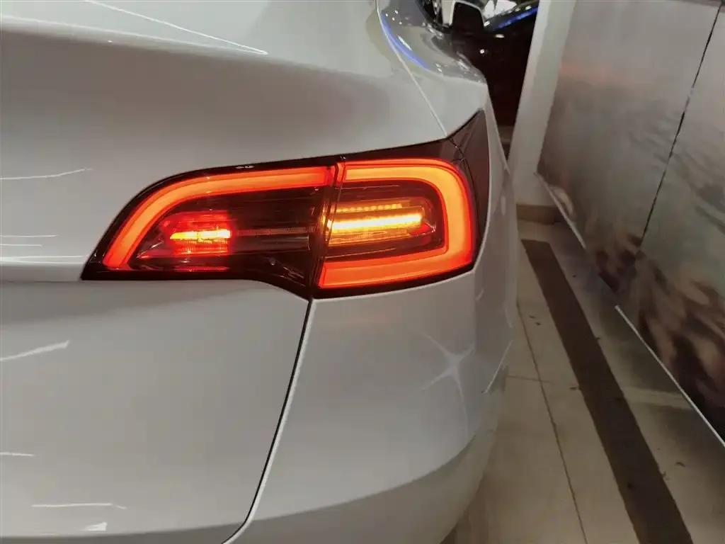 Tesla Model Y 2023 из CN, фото 4