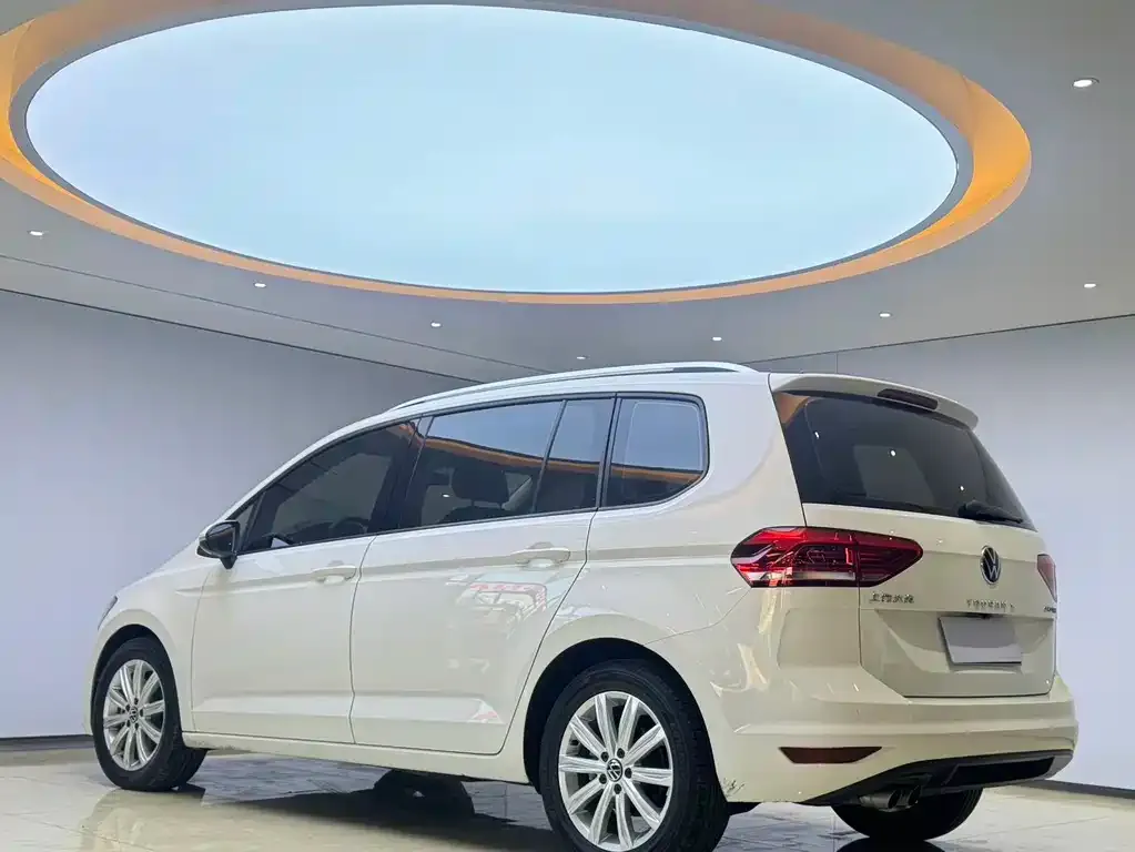 Volkswagen Touran 2021 из CN, фото 3