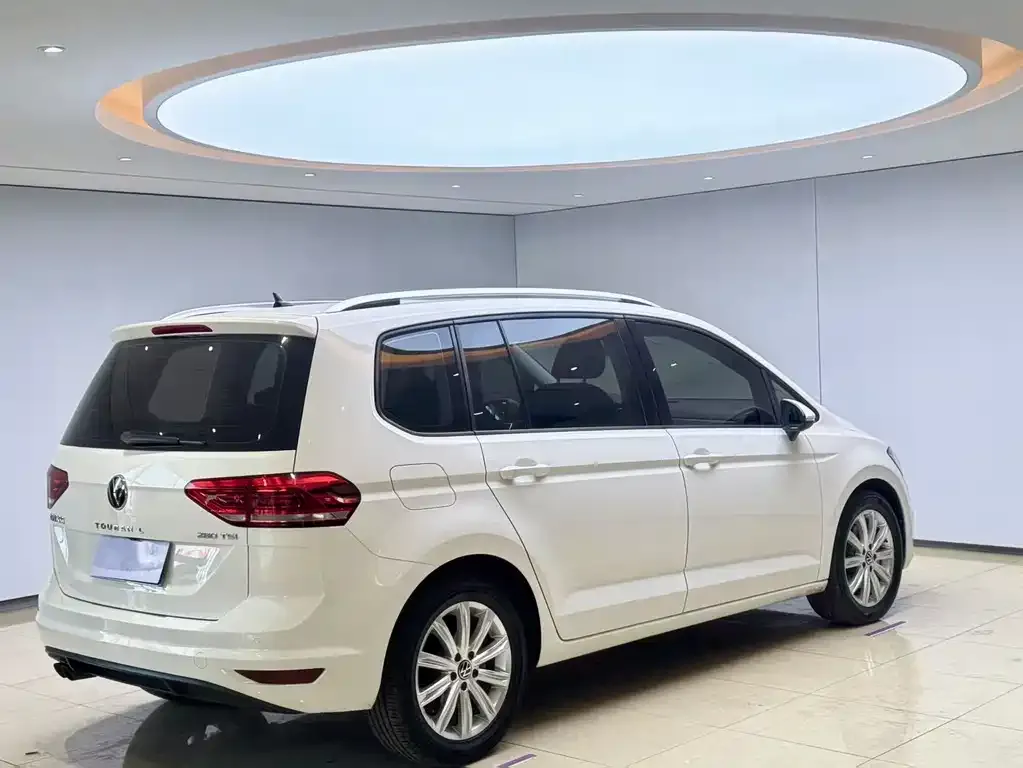 Volkswagen Touran 2021 из CN, фото 4