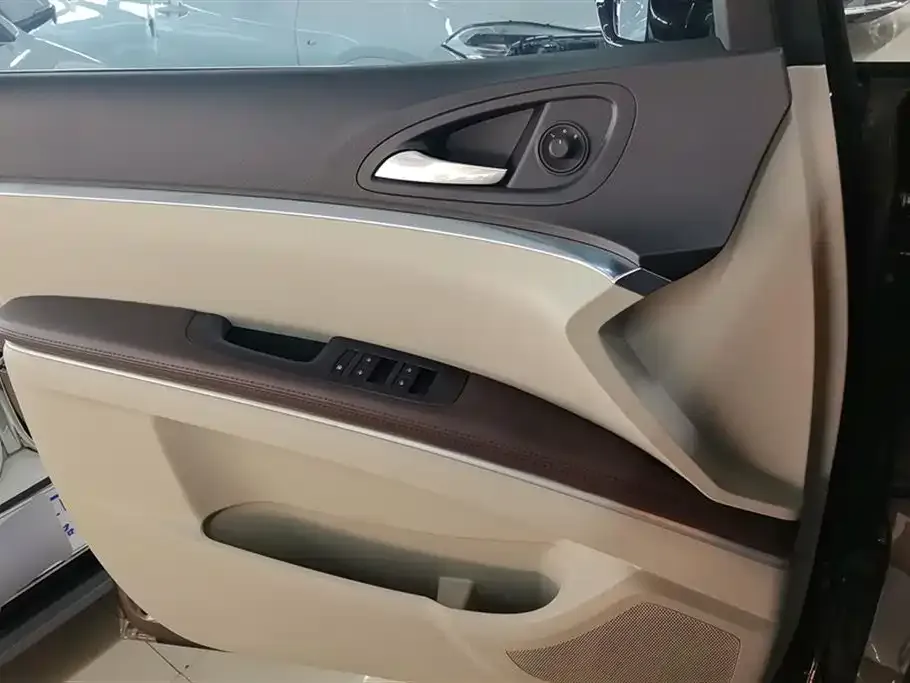 Buick GL8 2021 из CN, фото 4