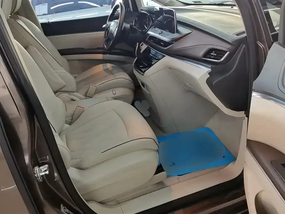 Buick GL8 2021 из CN, фото 6