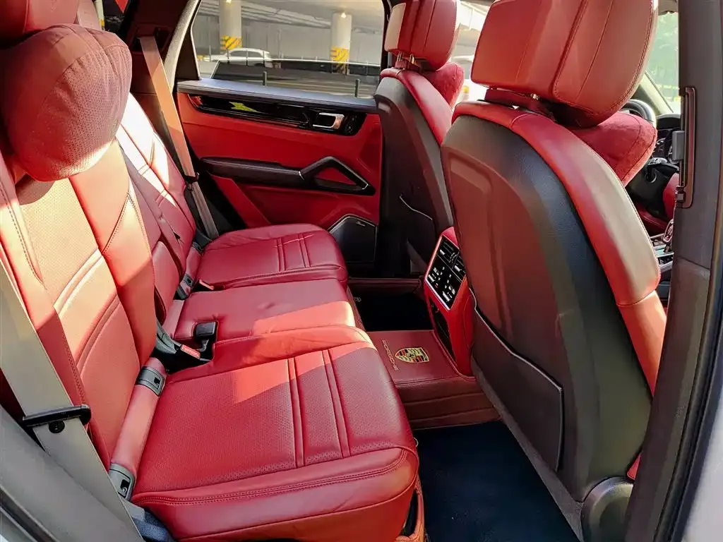 Porsche Cayenne Hybrid 2023 из CN, фото 2