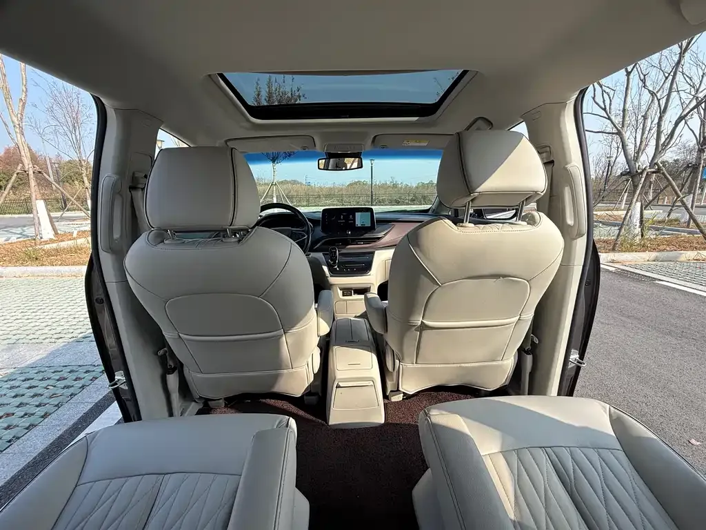 Buick GL8 2021 из CN, фото 10