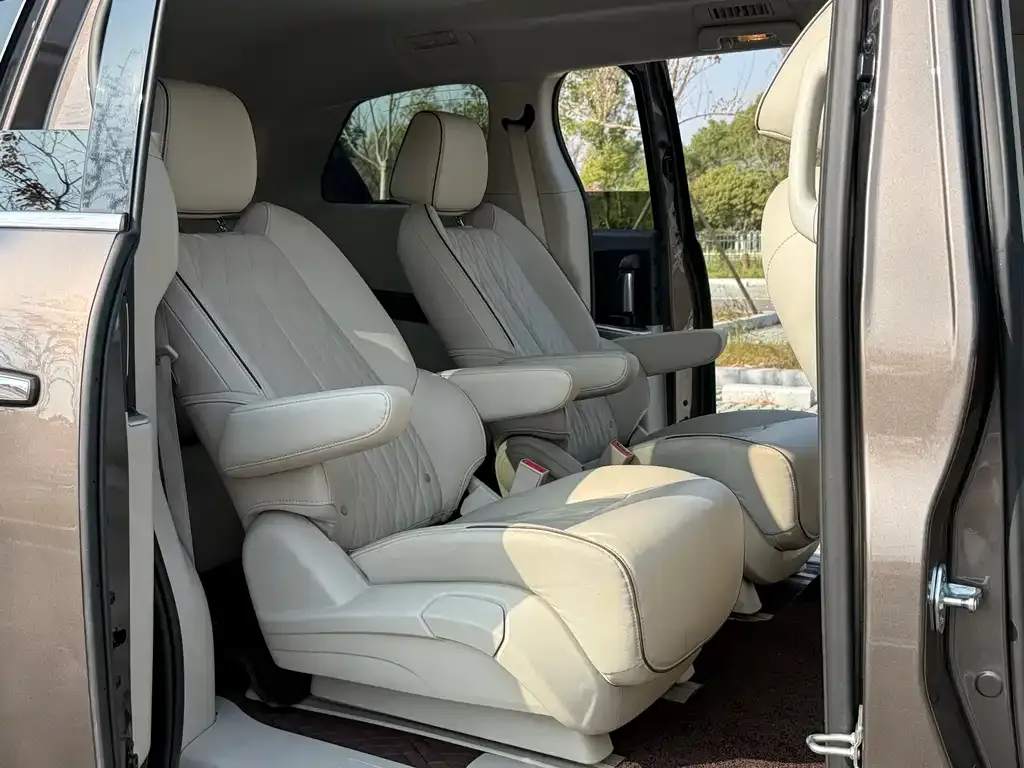 Buick GL8 2021 из CN, фото 7