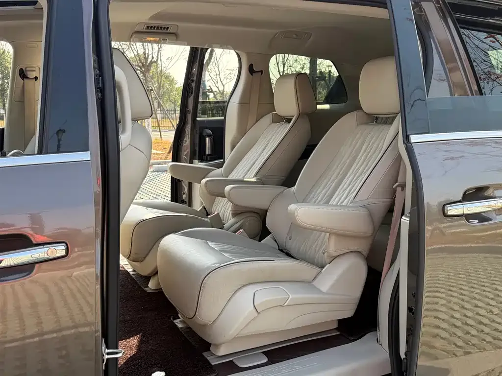 Buick GL8 2021 из CN, фото 8