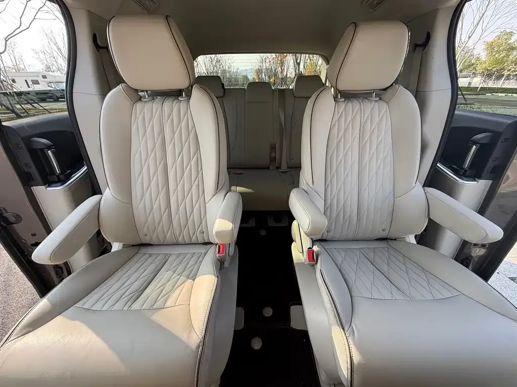 Buick GL8 2021 из CN, фото 9