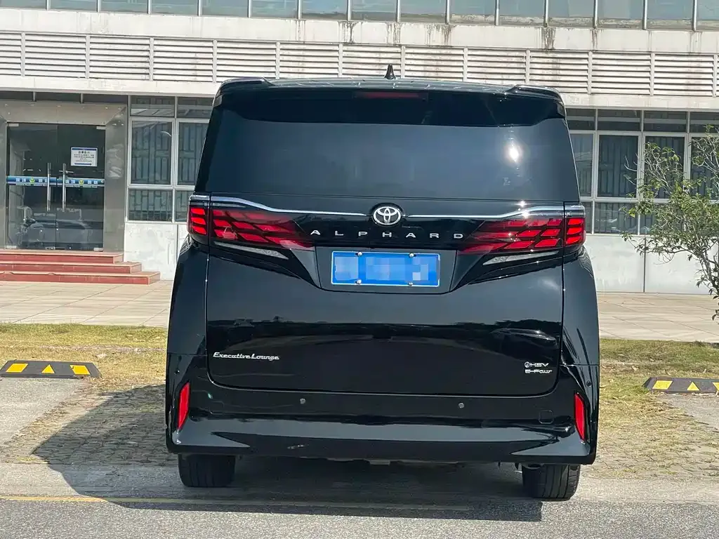 Toyota Alphard 2024 из CN, фото 2