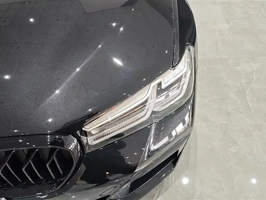 BMW 5 Series 2023 из CN, фото 8
