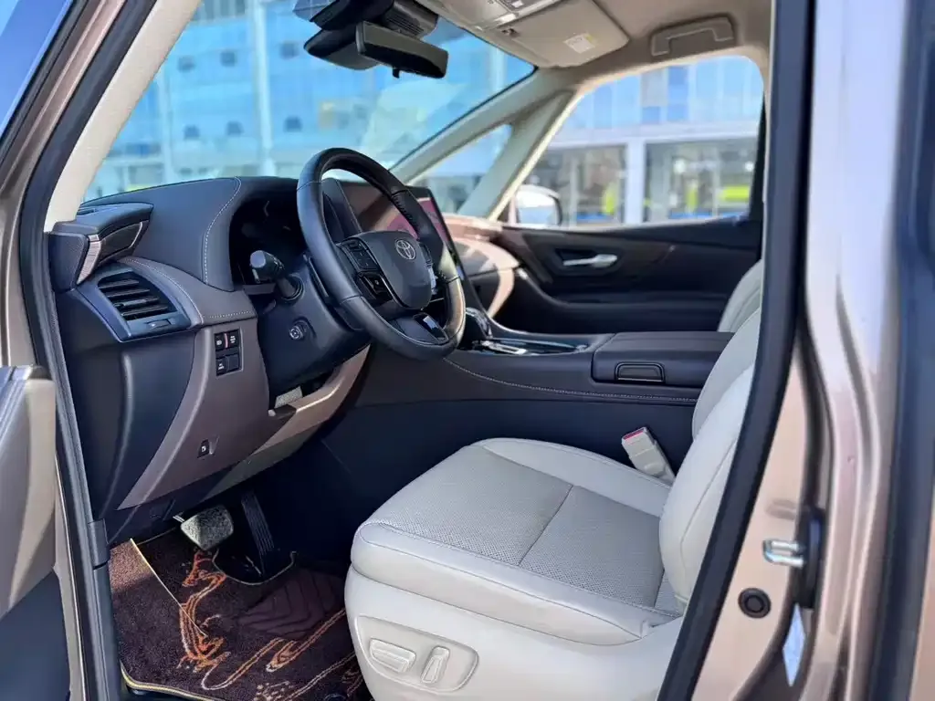 Toyota Alphard — фото 3