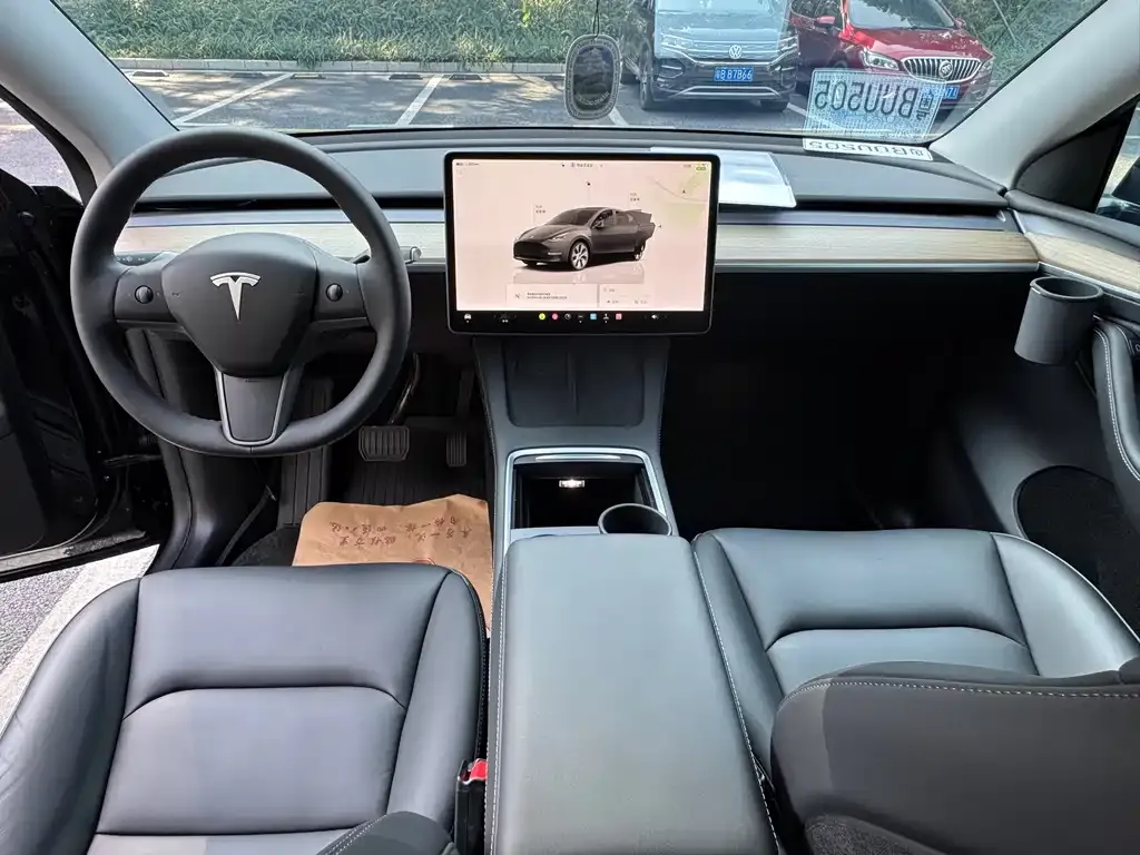 Tesla Model Y — фото 2