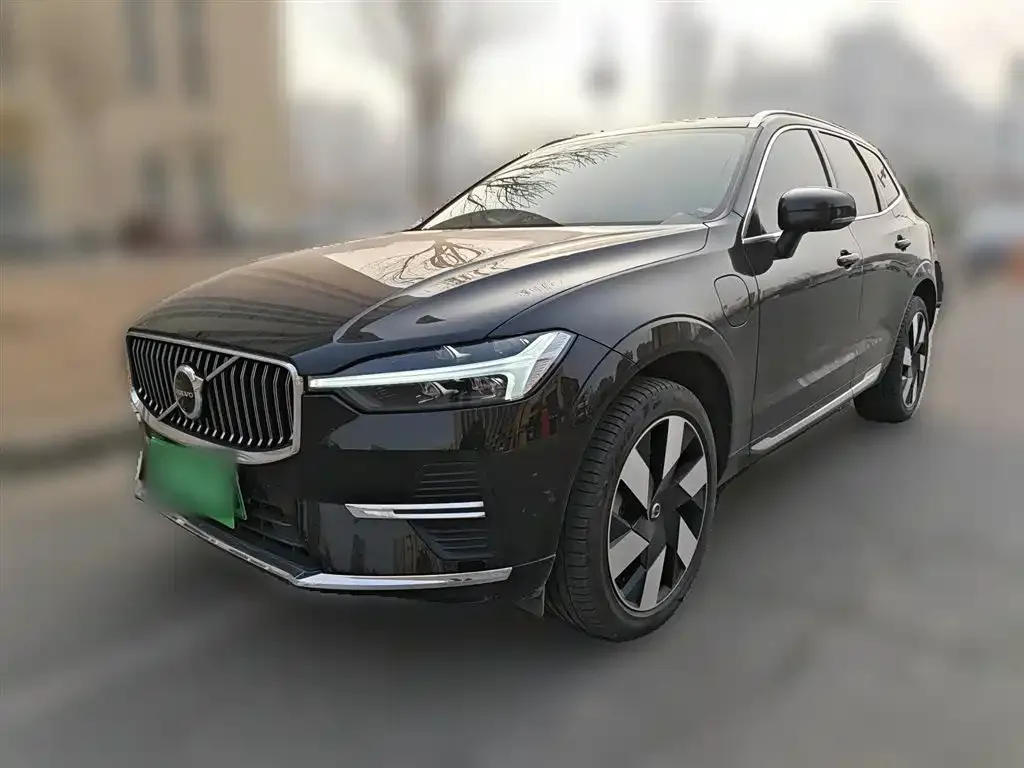 Volvo XC60 PHEV 2024 из CN, фото 1