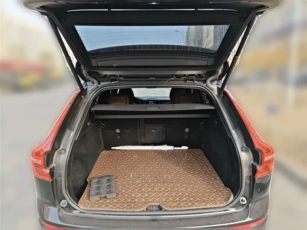 Volvo XC60 PHEV 2024 из CN, фото 10