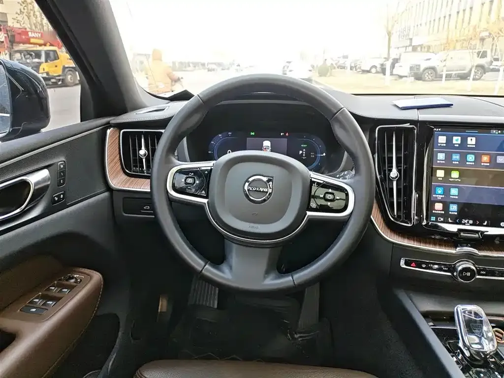 Volvo XC60 PHEV 2024 из CN, фото 5