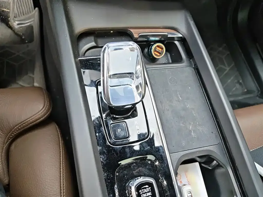 Volvo XC60 PHEV 2024 из CN, фото 7