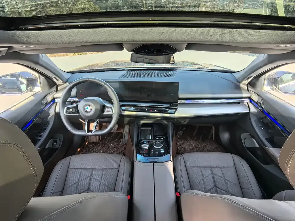 BMW 5 Series 2025 из CN, фото 7