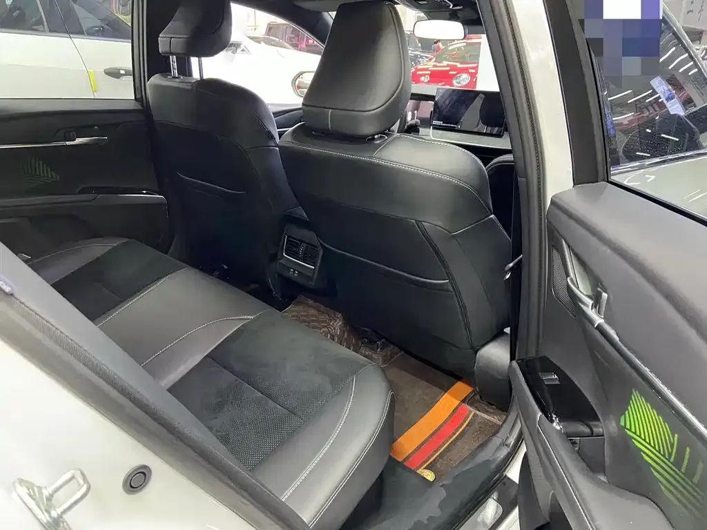 Toyota Camry 2024 из CN, фото 8