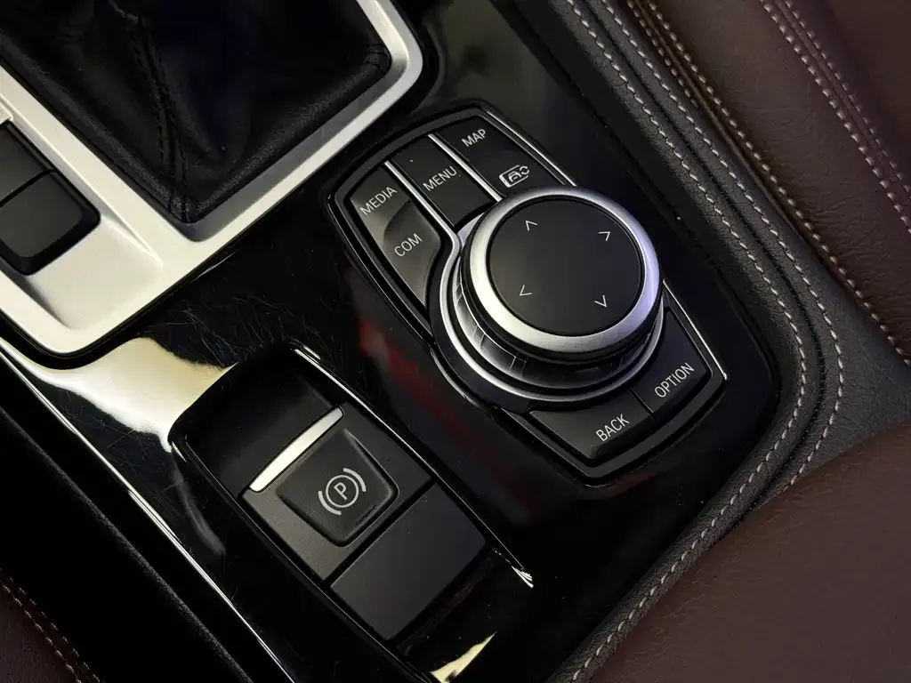BMW 1 Series 2021 из CN, фото 10