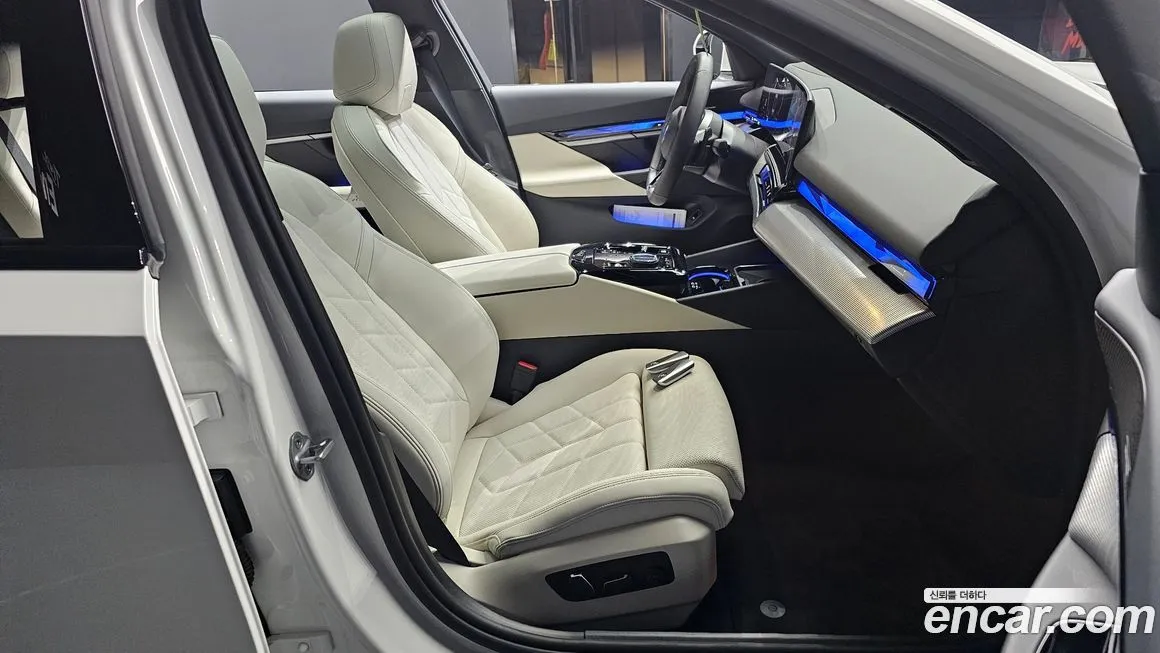 BMW 5-Series 2025 из KR, фото 4