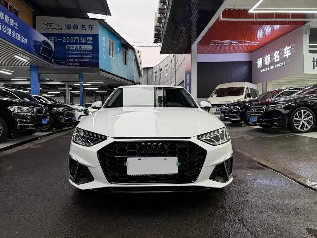 Audi A4L 2022 из CN, фото 8