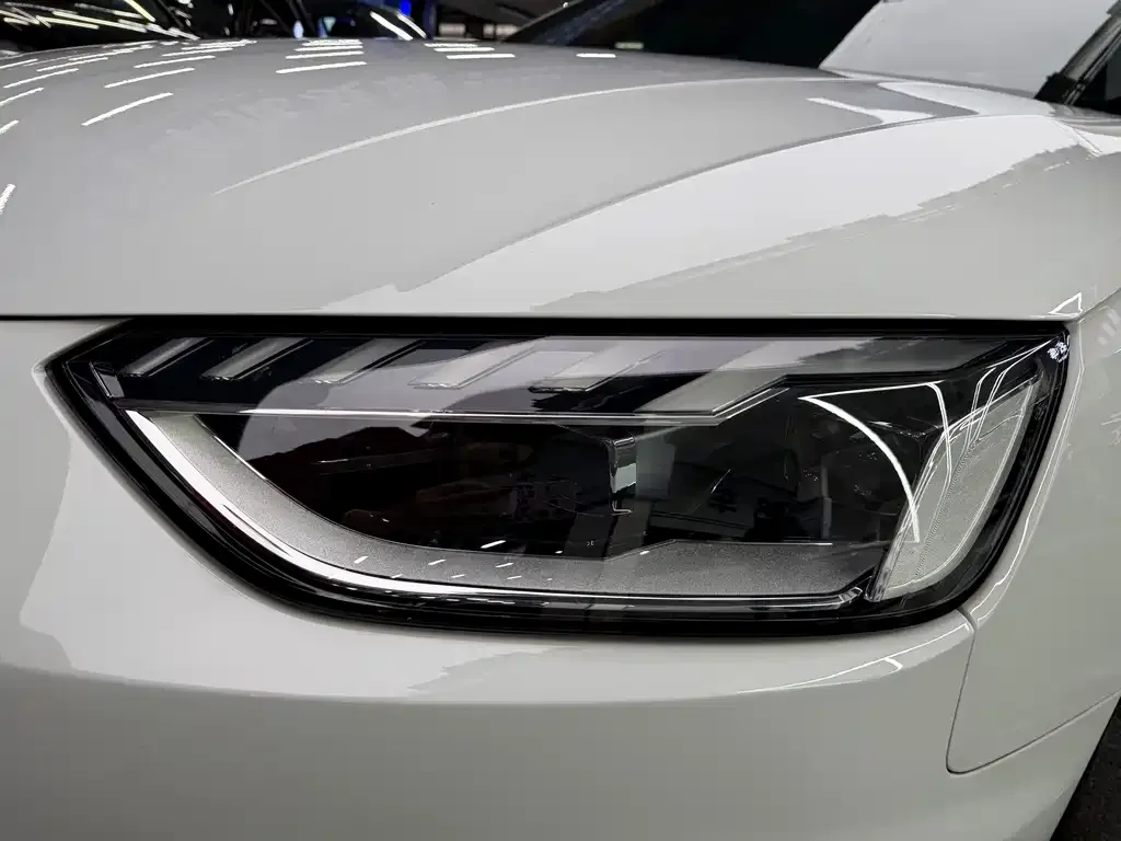 Audi A4L 2022 из CN, фото 5