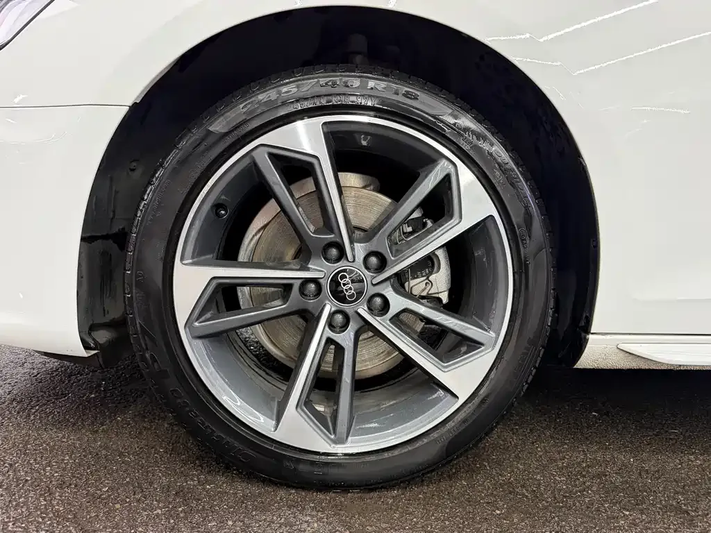 Audi A4L 2022 из CN, фото 4