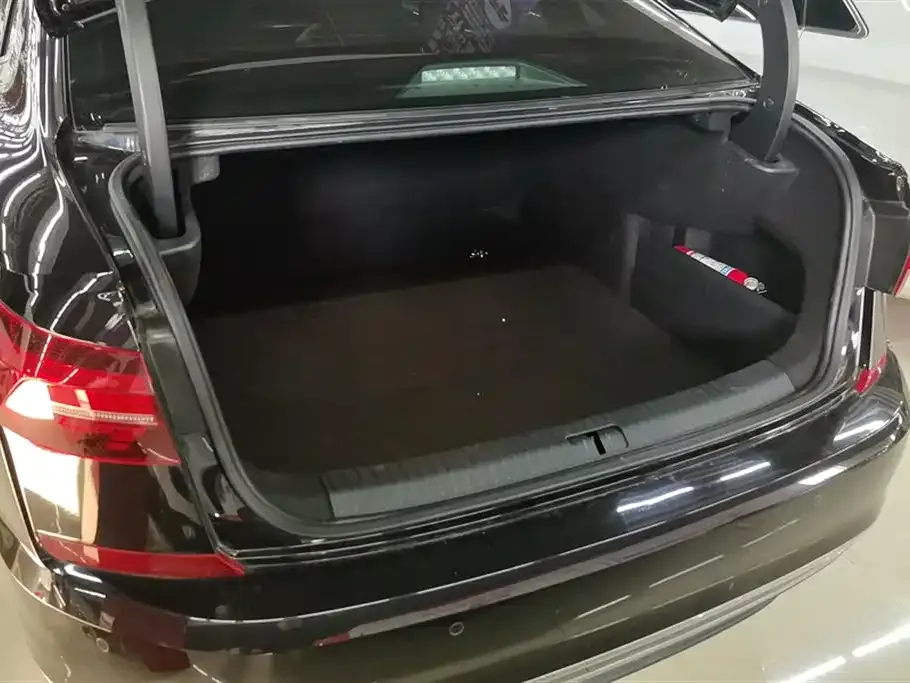 Volkswagen Passat — фото 5