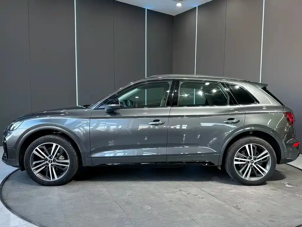 Audi Q5L 2022 из CN, фото 4