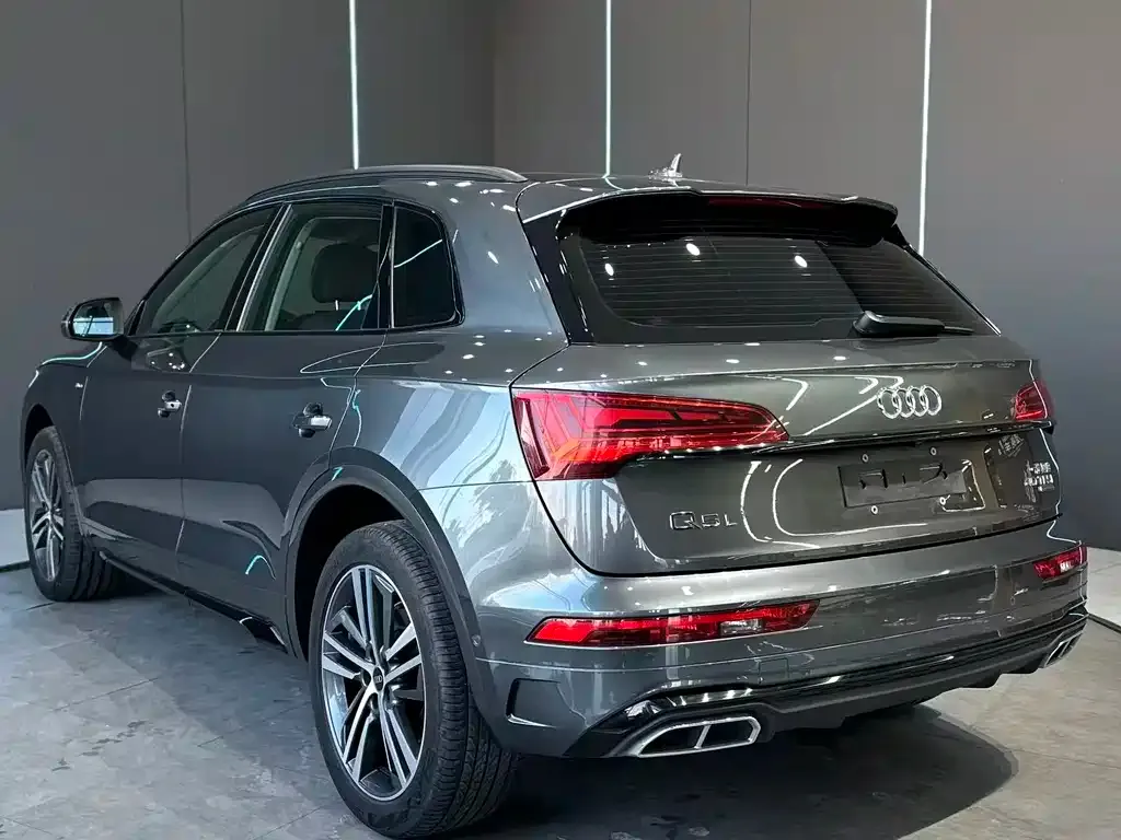 Audi Q5L 2022 из CN, фото 2