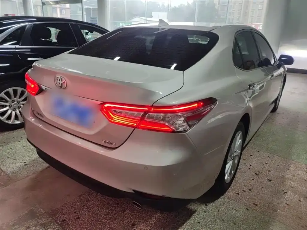 Toyota Camry 2023 из CN, фото 8