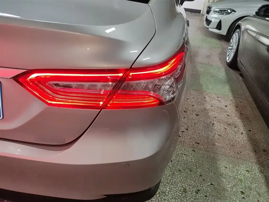 Toyota Camry 2023 из CN, фото 5