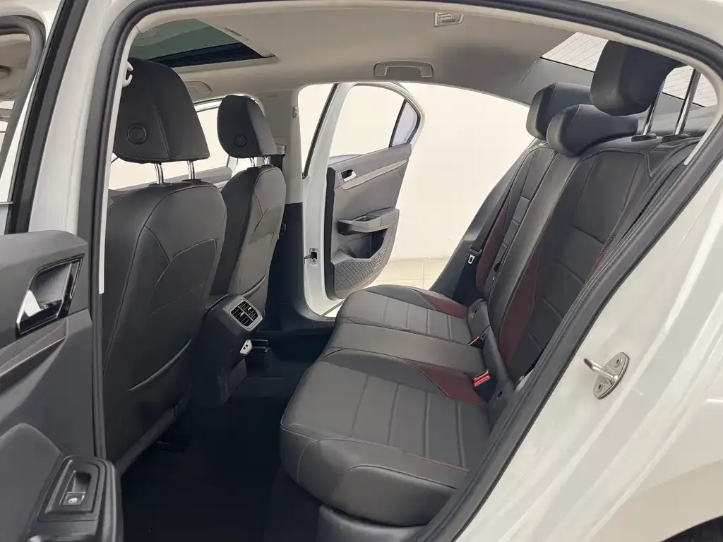 Volkswagen Bora 2021 из CN, фото 9
