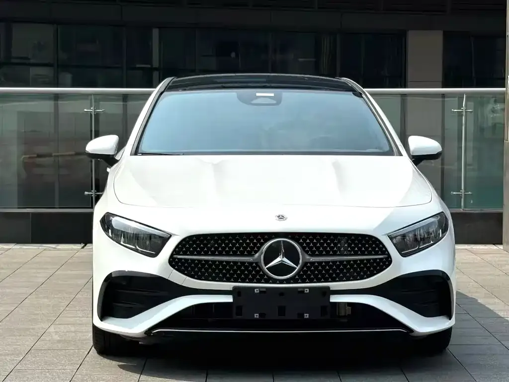 Mercedes-Benz A-Class 2023 из CN, фото 2