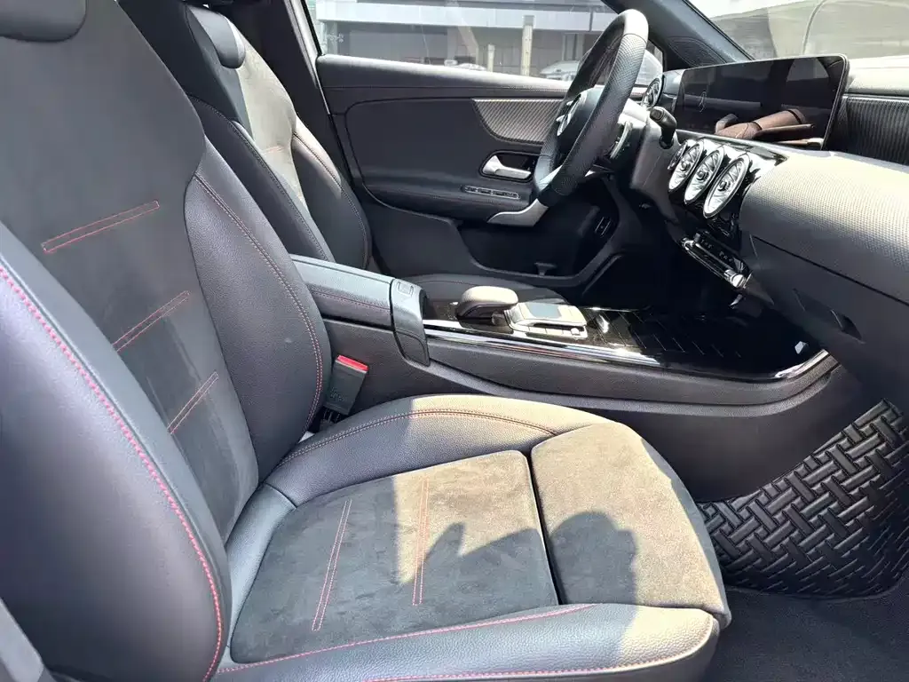 Mercedes-Benz A-Class 2023 из CN, фото 7