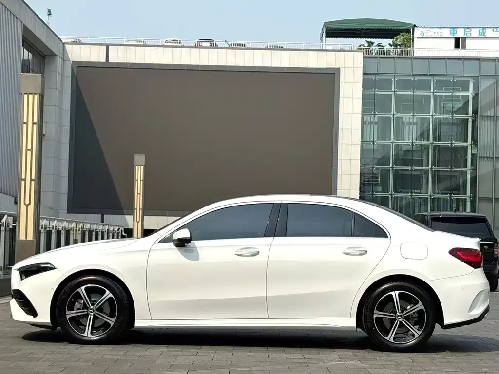 Mercedes-Benz A-Class 2023 из CN, фото 9