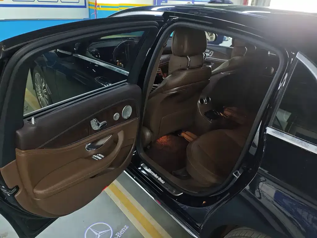 Mercedes-Benz E-Class 2023 из CN, фото 3