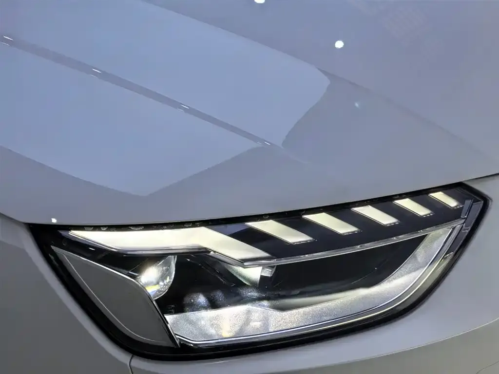 Audi A4L 2023 из CN, фото 7