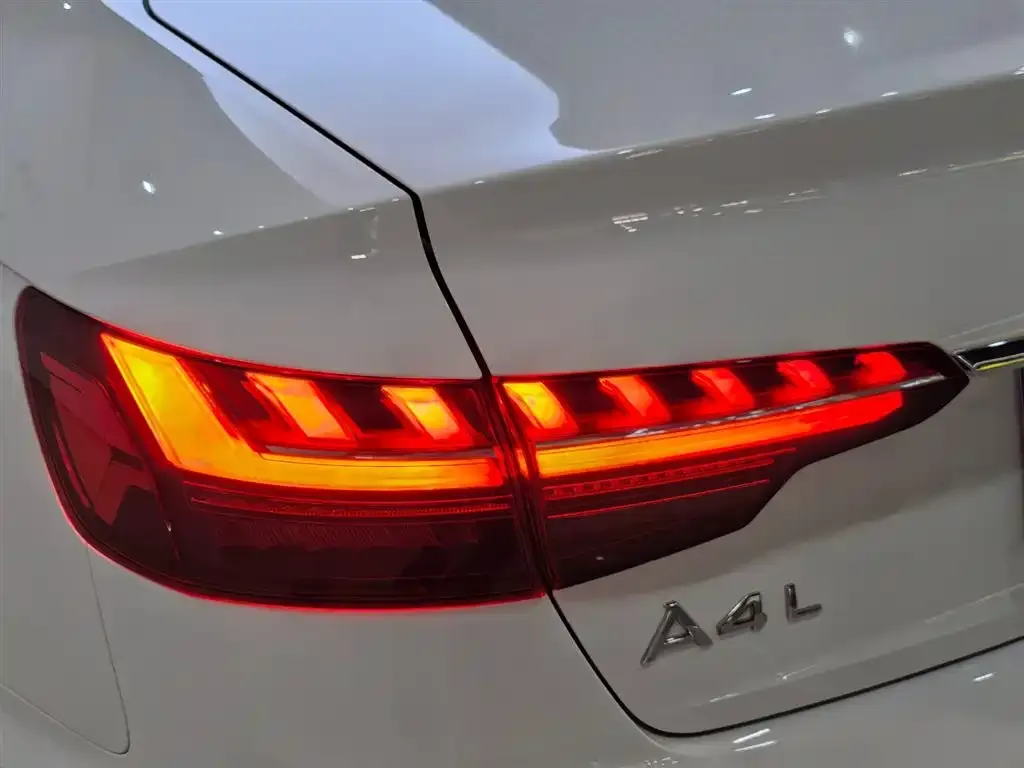Audi A4L 2023 из CN, фото 5