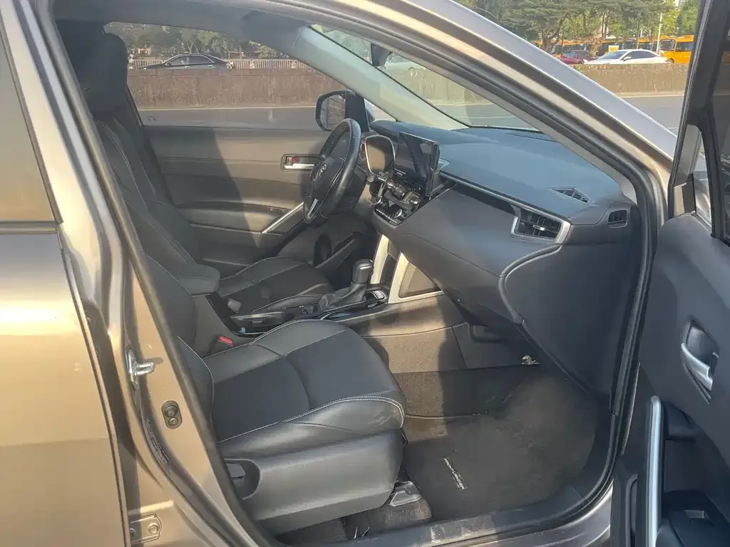 Toyota Frontlander 2023 из CN, фото 3