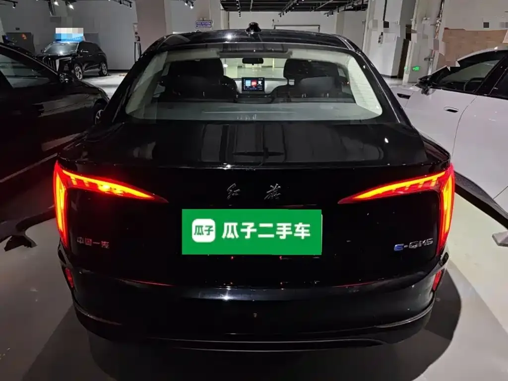 Hongqi E-QM5 2024 из CN, фото 6