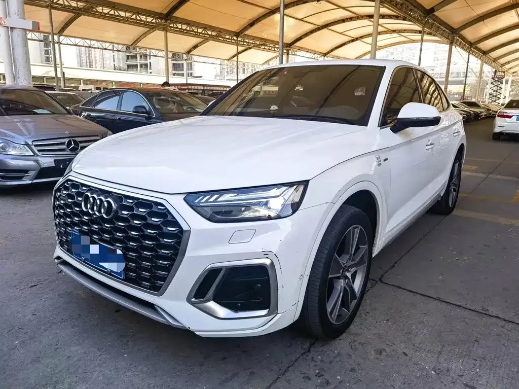 Audi Q5L Sportback 2022 из CN, фото 1